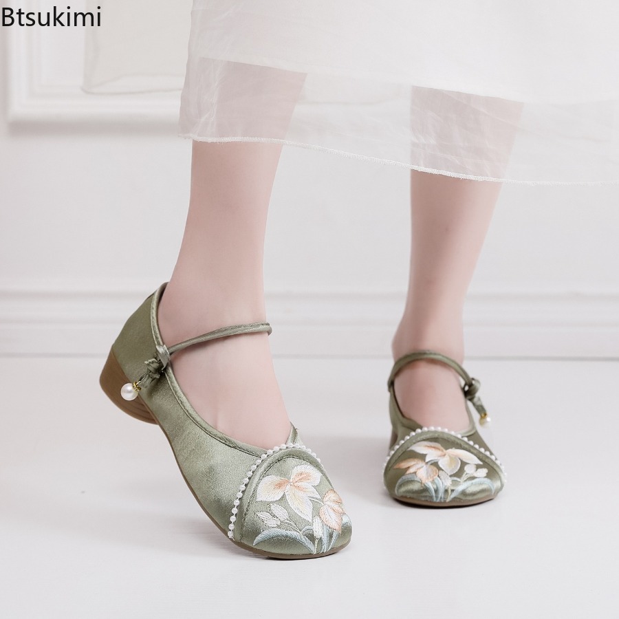 Ethnic Fashion Women - Modne haftowane buty damskie w stylu