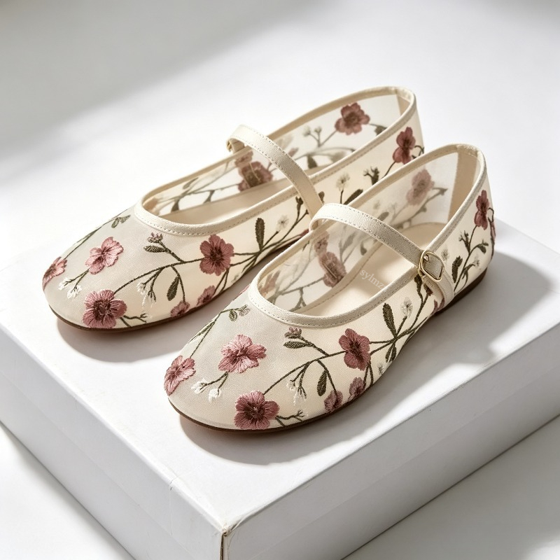 Siatkowe haftowane rekreacyjne – Ethnic Fashion Brands recenzja i cena